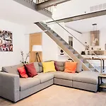 Bocconi Industrial Loft 2Bdr, 2Btr