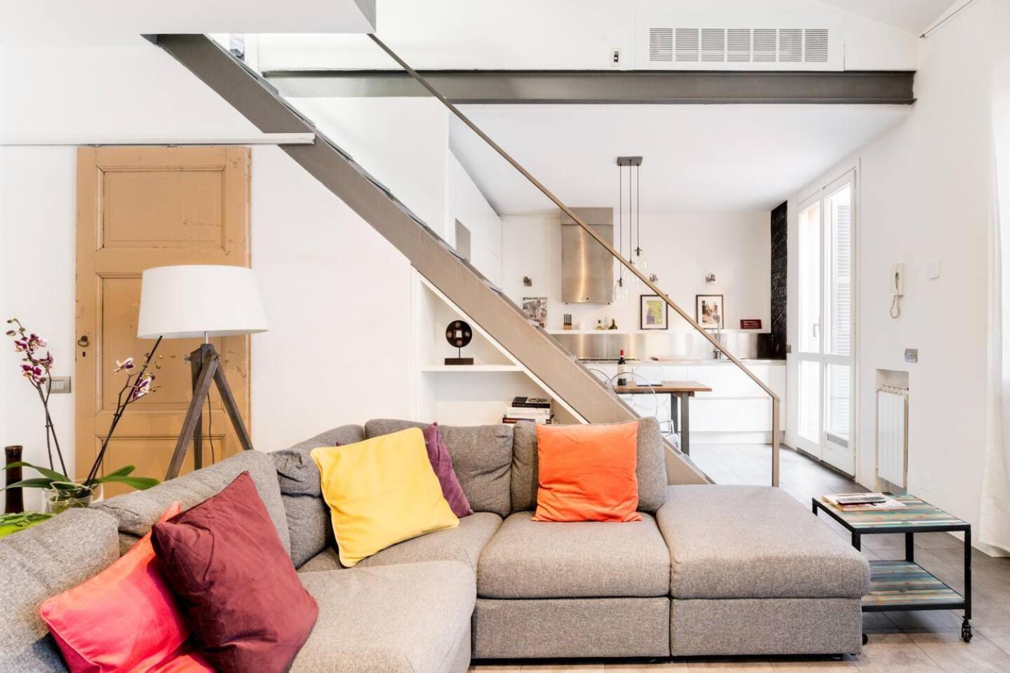 Bocconi Industrial Loft 2bdr, 2btr Appartamento